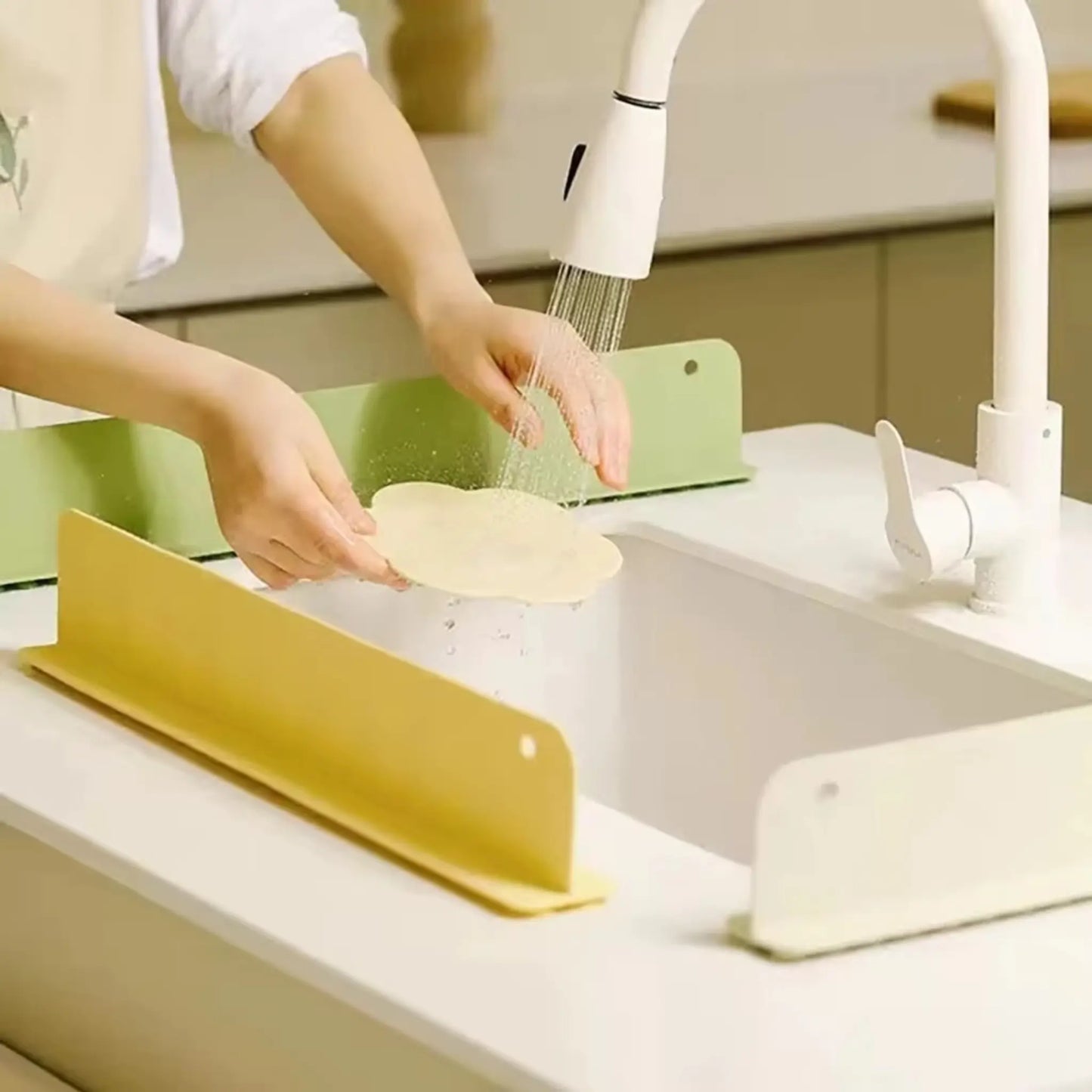 💦 No More Water Mess! Silicone Sink Splash Guard